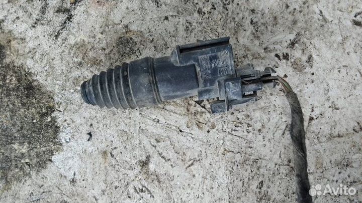 Датчик открытия капота Opel Astra H 1.6 Z16XER