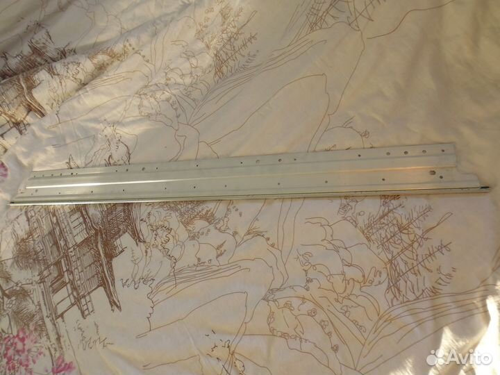 Подсветка от Philips 49PUS7809/60 на радиаторе