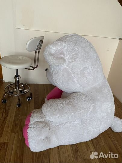 Большой плюшевый мишка