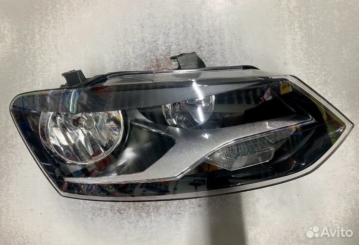 Фара правая VW Polo рейсталинг 2014