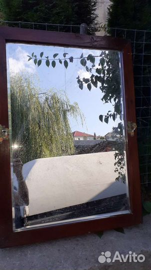 Зеркало старинное в деревянной раме