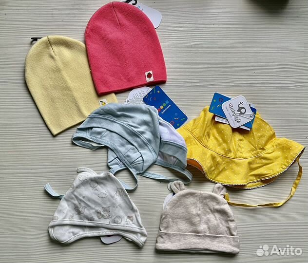 Детские чепчики и шапочки 56 р новорожденные