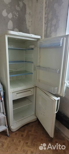 Холодильник indesit