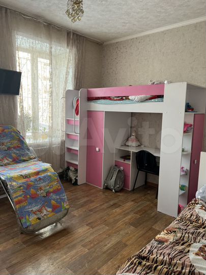 2-к. квартира, 47 м², 1/3 эт.