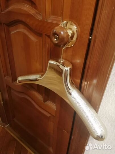 Вешалка, плечики