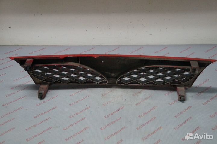 Nissan F2310-2N460 Решетка радиатора