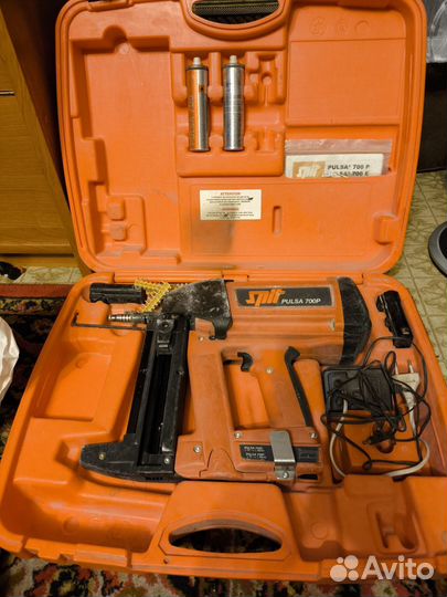 Газовый строительный пистолет spit Pulsa 700P