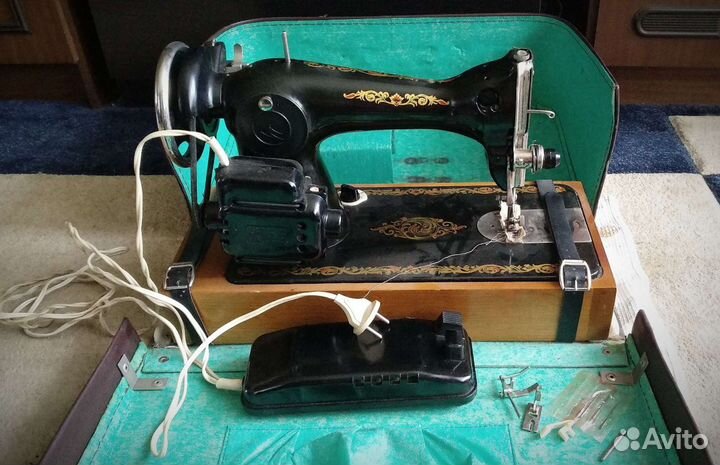 Швейная машина тип мш-2 с электроприводом СССР нов