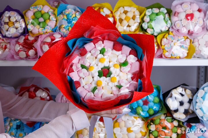 Сладкий свежий букет из суфле и мармелада, набор