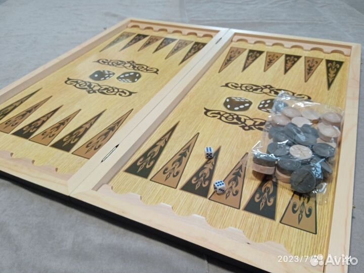 Нарды цветные, большие Волки в снегу