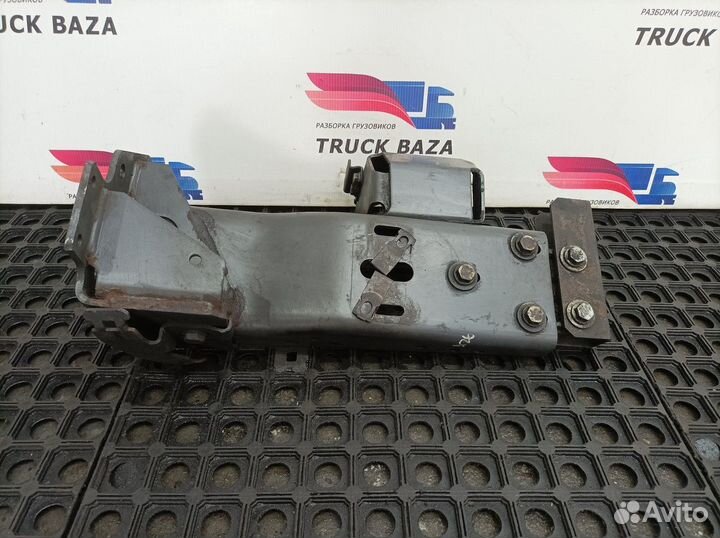 Кронштейн левой подножки Mercedes-Benz Actros