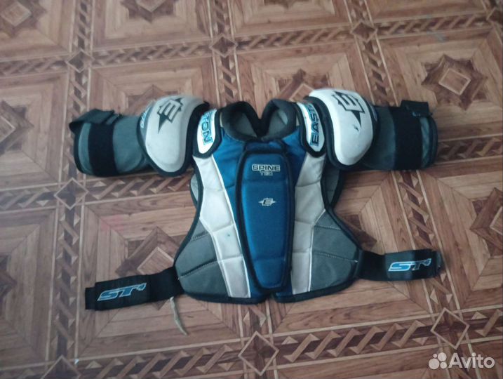 Нагрудник хоккейный easton