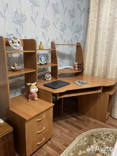 Компьютерный стол