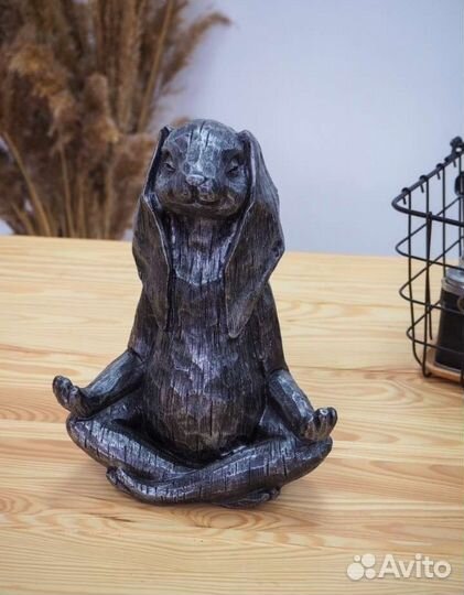 Статуэтка Заяц