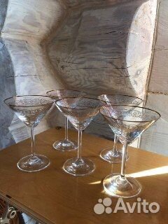 Бокалы рюмки под мартини