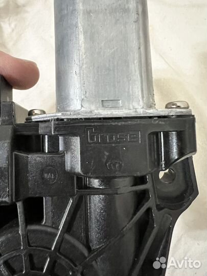 Моторчик стеклоподьемника w213 задний левый