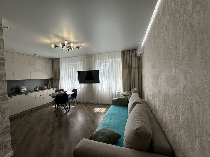 2-к. квартира, 74 м², 4/17 эт.