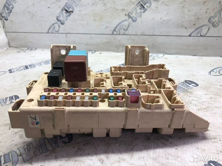 Блок предохранителей салона Toyota noah