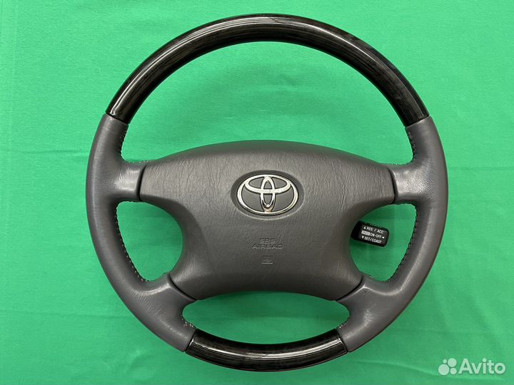Оригинальный руль с косточкой черное дерево Toyota