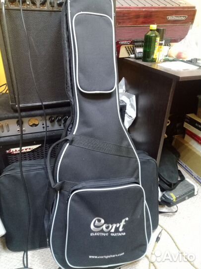 Полуакустическая гитара Cort Yorktown