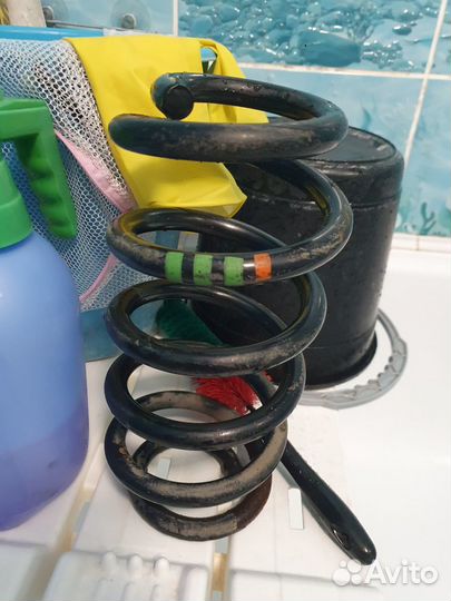 Пружина 8D0411105GC