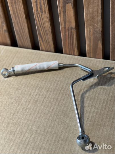 Трубка подачи масла на вакуумный насос NQR75 NQR71