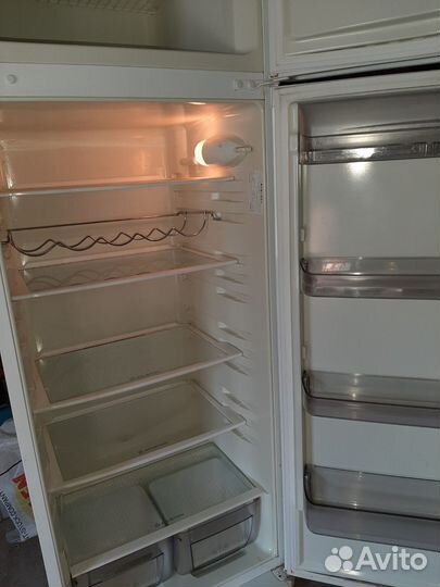 Холодильник бу.Аристон.Орск и др