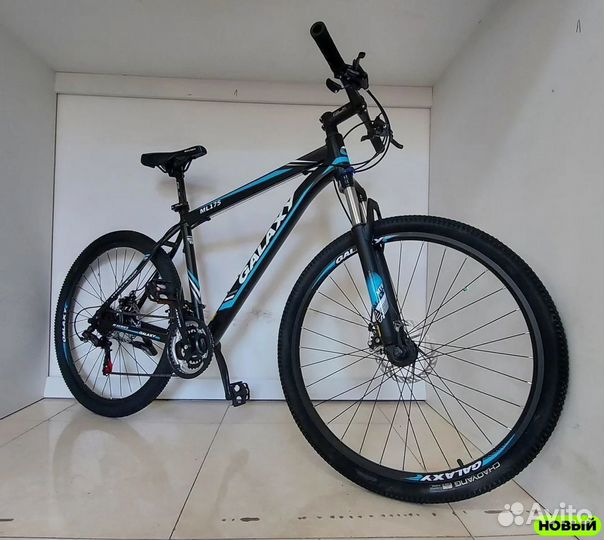 Скоростной велосипед чёрно-голубой новый