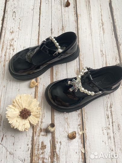 Туфли на девочку праздничные
