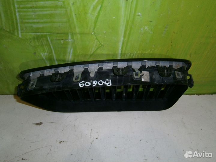 Решетка радиатора левая BMW 5 F10 51137200727