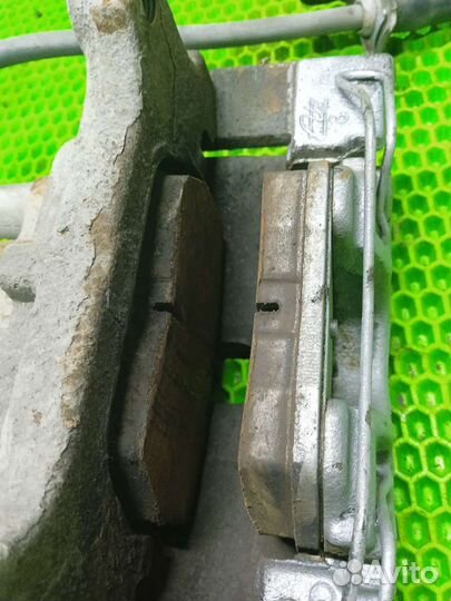 Суппорт правый volkswagen Passat B7 передний