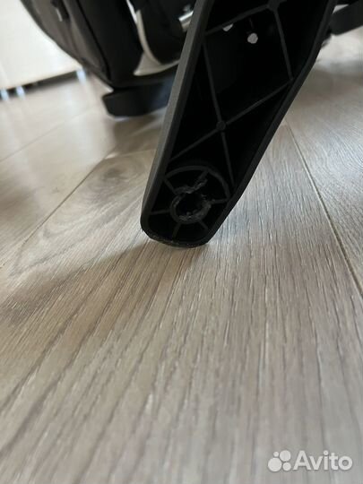 Игровой стул Emperor Camp (сломано колесо)