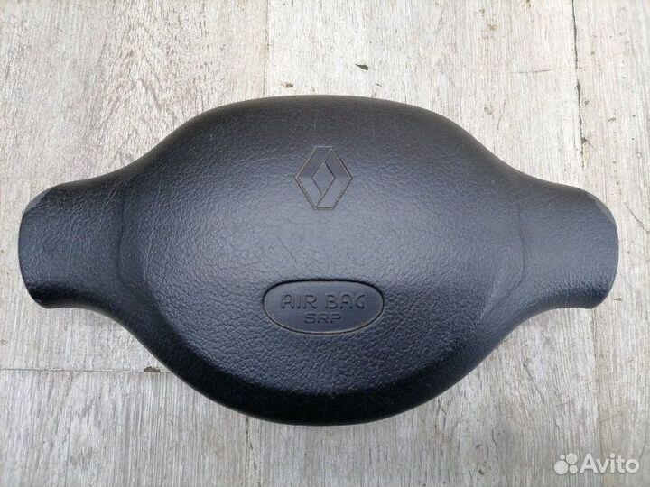 Подушка безопасности в рулевое колесо Renault