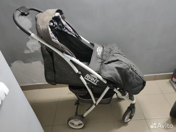 Прогулочная коляска