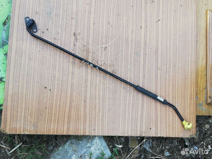 Упор капота Киа Сид 3 CD