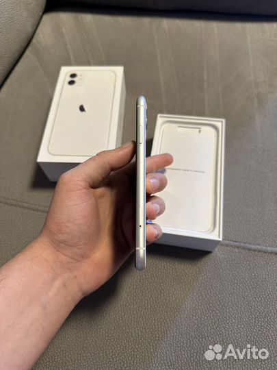 iPhone 11, 64 ГБ