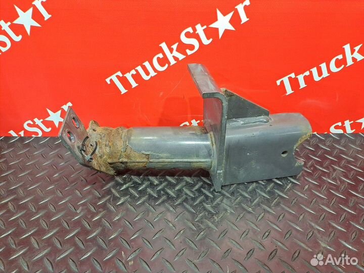 Кронштейн усилителя бампера левый