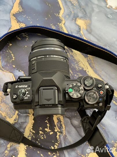 Olympus OM-D E-M10 Mark III kit + сумка + штатив