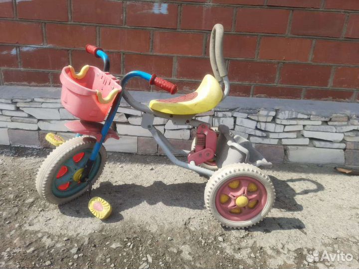 Трехколесный велосипед