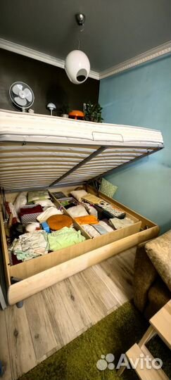 Кровать с матрасом 180х200 бу