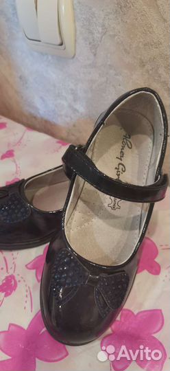 Туфли для девочки новые