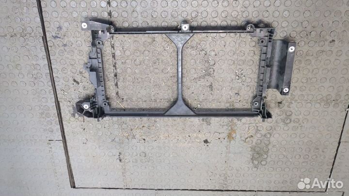 Кожух вентилятора радиатора Nissan Leaf 2017