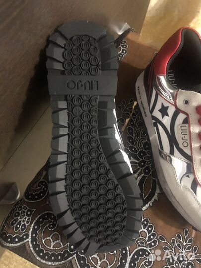 Кроссовки Liu Jo новые 40