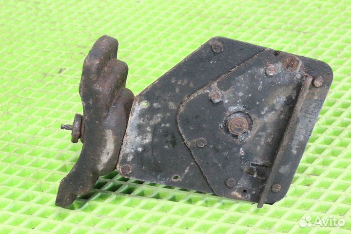 Крепление запаски Cadillac Escalade GMT800