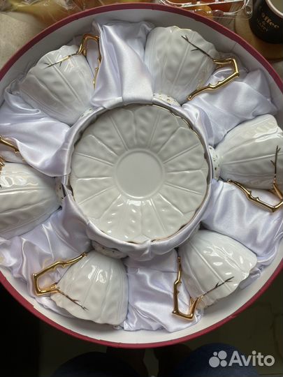 Набор чашек с блюдцами