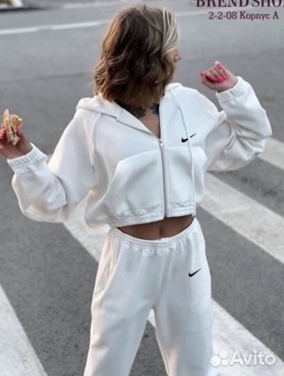 Костюм спортивный