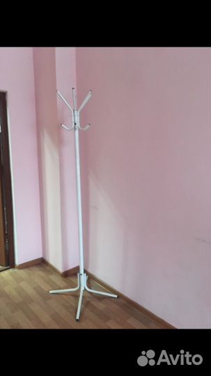 Вешалка напольная металлическая