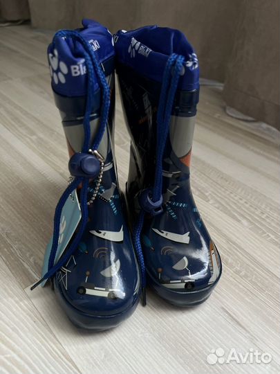 Новые резиновые сапоги