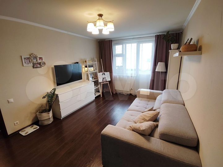 2-к. квартира, 53 м², 8/17 эт.