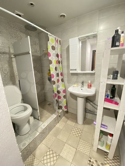 Комната 18 м² в 5-к., 1/6 эт.